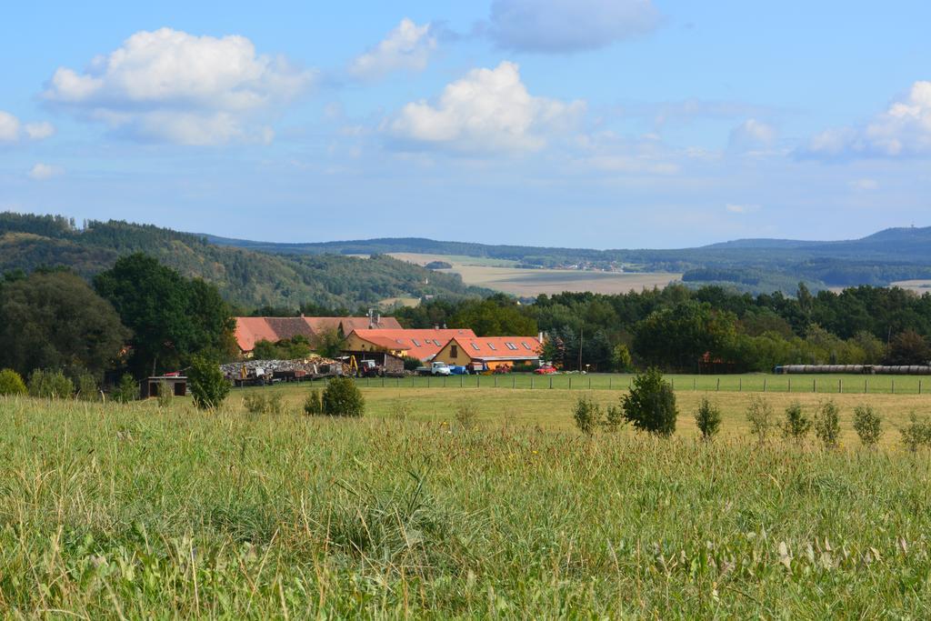 Penzion Farma Dvorec Radnice Экстерьер фото