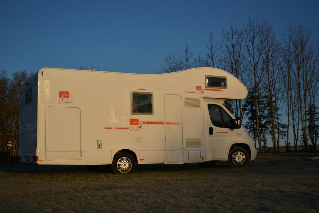 Penzion Farma Dvorec Radnice Экстерьер фото